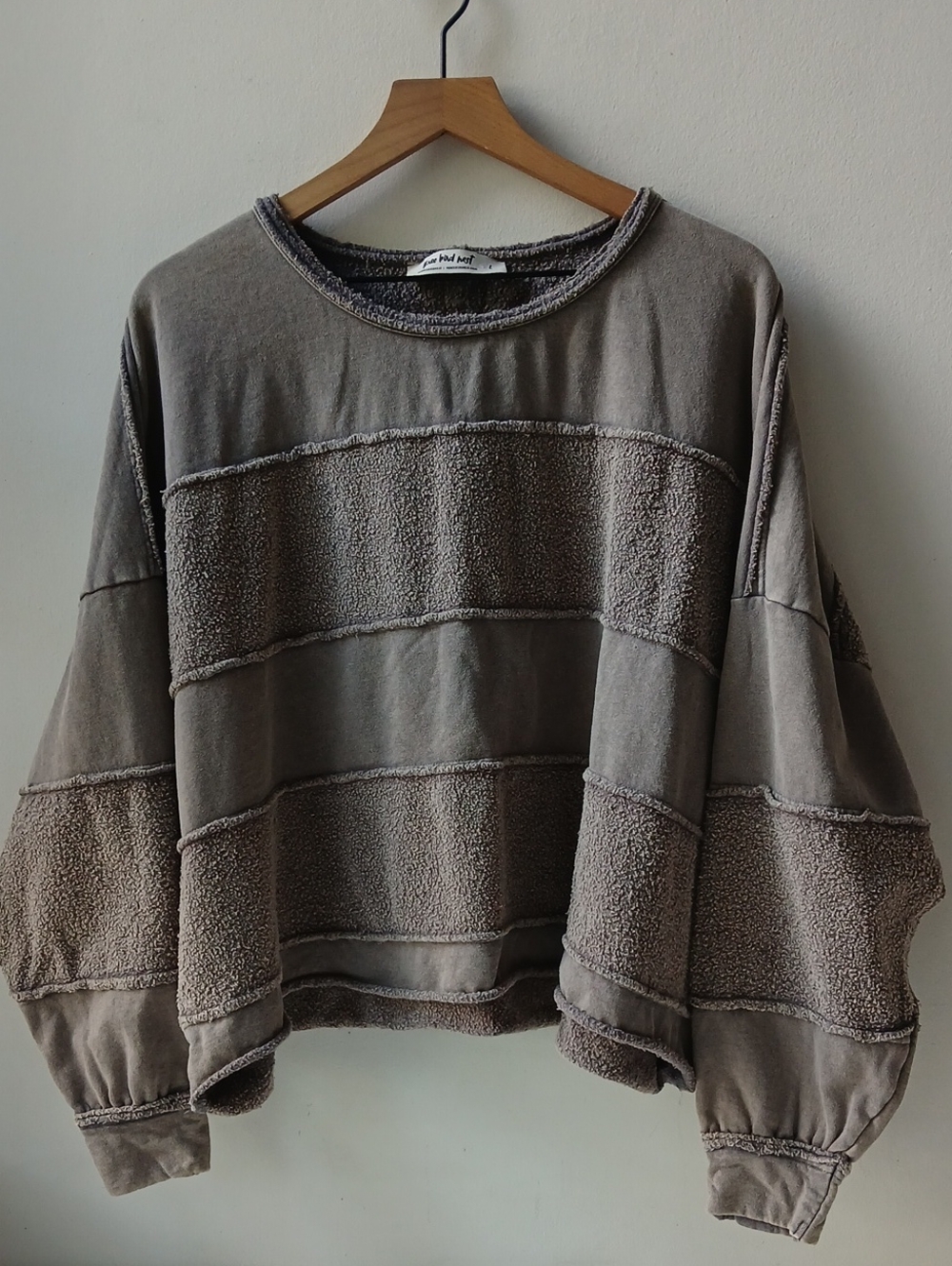 Three Bird Nest Raw Edge Sweatshirt Women's Large